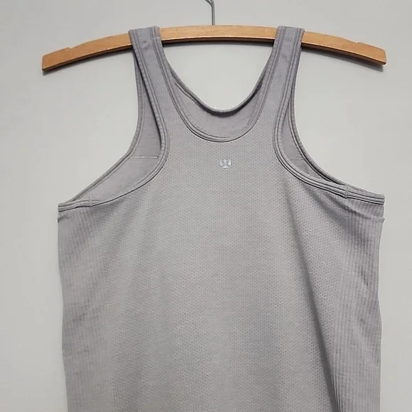 Lululemon Athletica tight tanks with built in bra - Size 8 - Picture 4 of 10